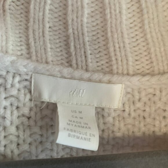 Chunky V-Neck Sweater Vest, Thick Knit - Picture 3 of 5